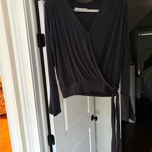 Women’s Abercrombie & Fitch Black Crossover Top With Waistband Tie Size Medium